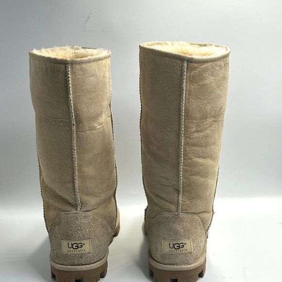 UGG Essential Tall - Size: 6 - Picture 3 of 11